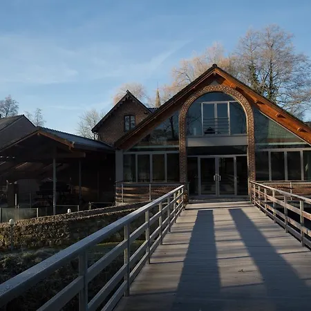 Domaine Du Moulin D'Eprave 3* Éprave